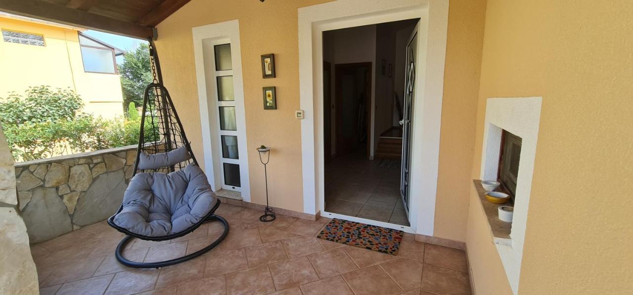 Sunny Garden Villa With Pool Loborika Extérieur photo