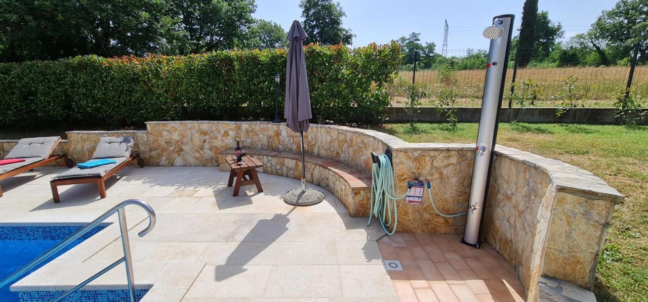 Sunny Garden Villa With Pool Loborika Extérieur photo