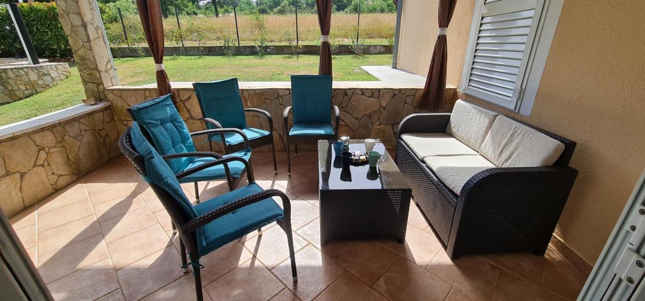 Sunny Garden Villa With Pool Loborika Extérieur photo